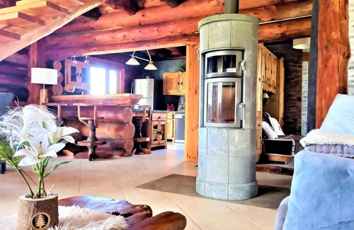 Saint-Hilaire-les-Courbes Maison | chalet des 3 lacs idéalement situé en plein coeur du Parc Naturel de Millevaches