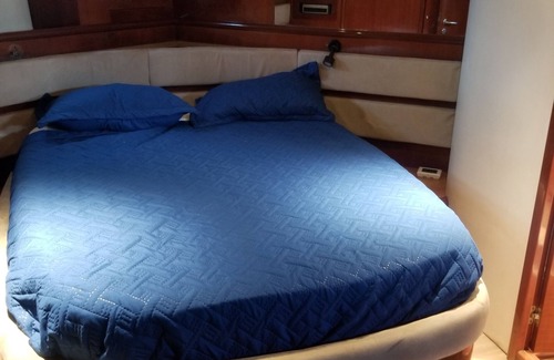 La Romana Location De Bateaux | 3 luxury bedrooms with 2 bathrooms with shower included, good location.