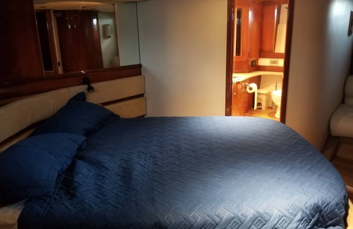 La Romana Location De Bateaux | 3 luxury bedrooms with 2 bathrooms with shower included, good location.