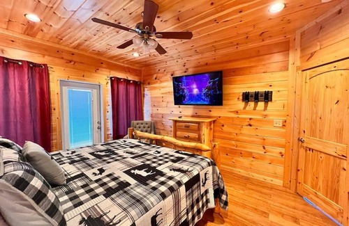 Chalet Village North Maison | * 3 Master BR, Views, Theater, Arcade, Pinball