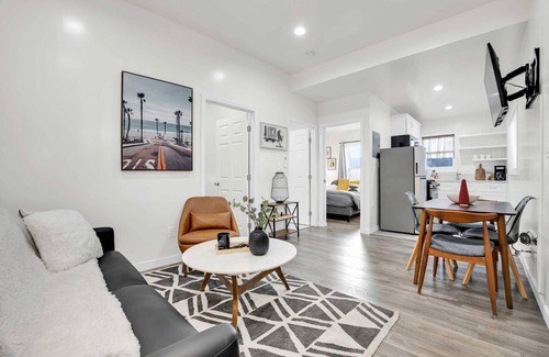 Pico-Union Appartement | 2 Bedrm in Koreatown Walking Neighborhood. Washer Dryer