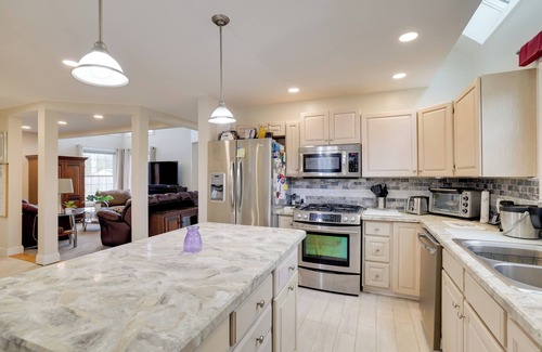 Athol Springs Maison | 3 Mi to Beach: Golfer's Paradise in Lake View!
