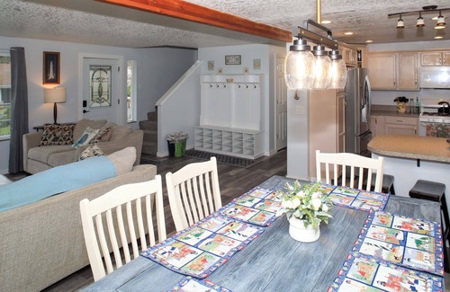 Warrenton Maison | 3 Mi to Beach: Oregon North Coast Retreat