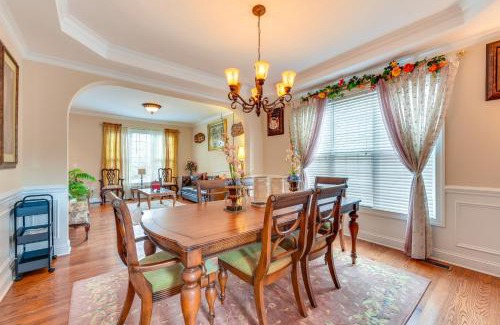 Fort Mill Maison | 3 Mi to Carowinds Retreat with On-Site Fishing