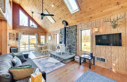 Hobart Maison | 3 Mi to Catskill Trail Stamford Cottage with Views