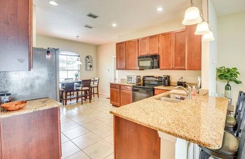 DeLand Maison | 3 Mi to Dtwn DeLand: Poolside Paradise!
