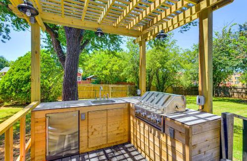 Central Oklahoma City Maison | 3 Mi to Dtwn OKC Pet-Friendly Paseo Gem!