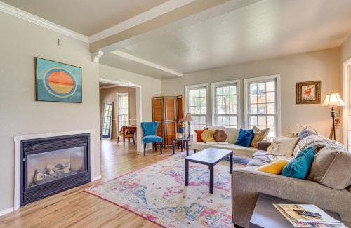 Central Oklahoma City Maison | 3 Mi to Dtwn OKC Pet-Friendly Paseo Gem!