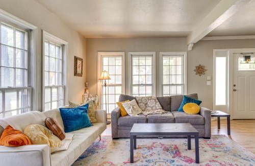 Central Oklahoma City Maison | 3 Mi to Dtwn OKC Pet-Friendly Paseo Gem!