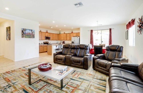 Canyon Trails West Maison | NOUVEAU! Desert Den w / Oasis, à 5 km de Goodyear Ballpark!