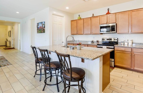 Canyon Trails West Maison | NOUVEAU! Desert Den w / Oasis, à 5 km de Goodyear Ballpark!