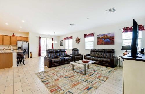 Canyon Trails West Maison | 3 Mi to Goodyear Ballpark Desert Den with Pool