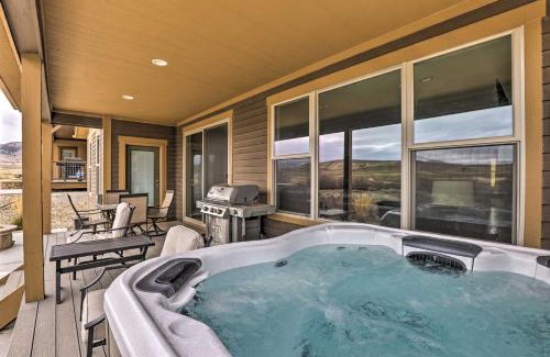 Grand Elk Ranch Maison | 3 Mi to Granby Ranch Home with Hot Tub and Mtn Views!