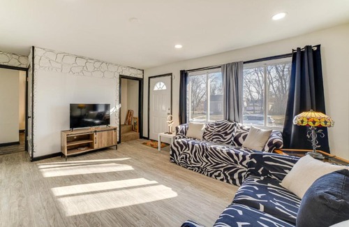 Gary Maison | 3 Mi to Hard Rock Casino Charming Home in Gary!