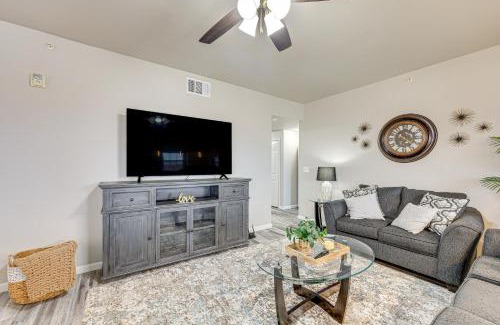 Eckhert Crossing Appartement | 3 Mi to Hospitals Stylish Condo in San Antonio!