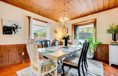 Marietta Maison | 3 Mi to Marietta Square Hot Tub Haven with 2 Patios