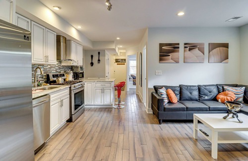 Trinidad Appartement | 3 Mi to National Mall: DC Apt w/ Fenced Yard