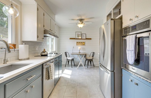 Clintonville Maison | 3 Mi to Ohio State: Updated Home w/ Yard!