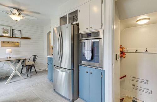 Clintonville Maison | 3 Mi to Ohio State: Updated Home w/ Yard!