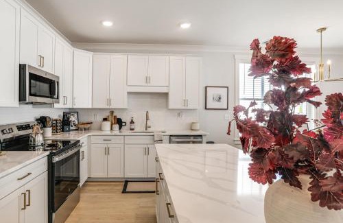 Oxford Maison | 3 Mi to Ole Miss, New Build Inviting Townhome!
