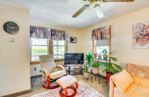 Waterloo Appartement | 3 Mi to Seneca Lake Couples Apt with River Access