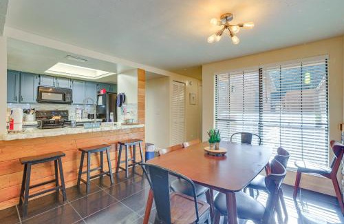 Gainesville Maison | 3 Mi to UF Townhome with Patio in Gainesville!