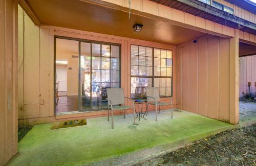 Gainesville Maison | 3 Mi to UF Townhome with Patio in Gainesville!