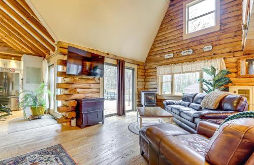 Sunderland Maison | 3 Mi to UMass Amherst Peaceful New England Cabin