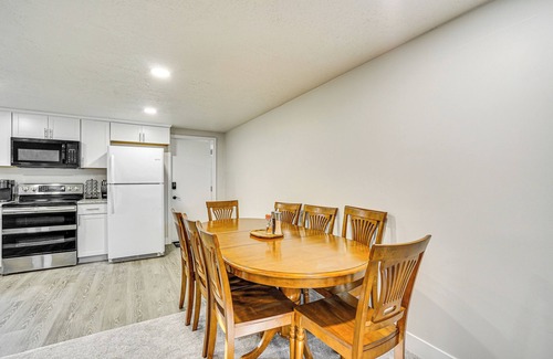 West Valley City Appartement | 3 Mi to Valley Fair Mall: Salt Lake City Apt!