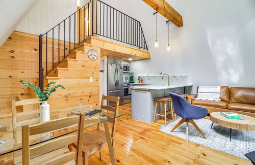 Perkinsville Cabine | 3 Mi to Weathersfield Trails: Dog-Friendly Cabin!
