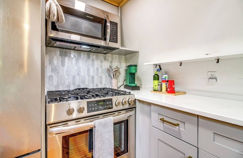 Perkinsville Cabine | 3 Mi to Weathersfield Trails: Dog-Friendly Cabin!
