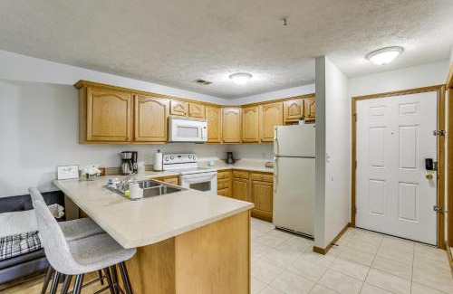 Morgantown Appartement | 3 Mi to WVU Condo with Deck in Morgantown