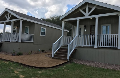 Round Top Cottage | À 3 milles de tous les amusants, le Texas a à offrir!