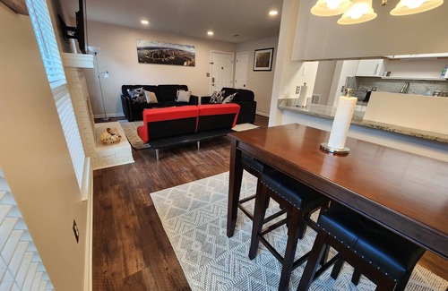 Tallahassee Appartement | Short walk or drive to Lake Ella, Tallahassee Memorial Hospital, FSU, and the Ca
