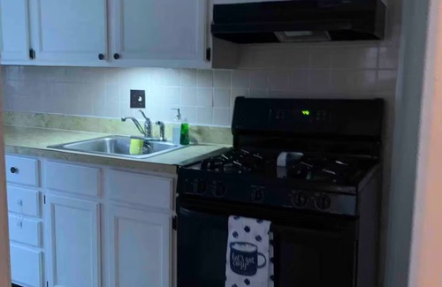 Southeast Maison | Cozy 2BR, 1BR Home - 2.5 miles to Capitol Building
