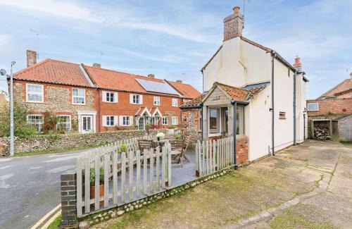 Holt Maison | 3 Mill Street - Norfolk Cottage Agency