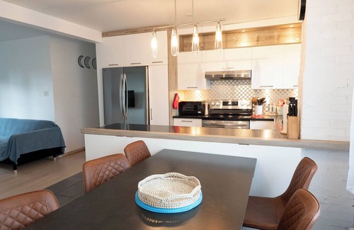 Desjardins Appartement | 3 min from Ferry to Old Quebec Central Cosy 3-bedroom Levis Centre