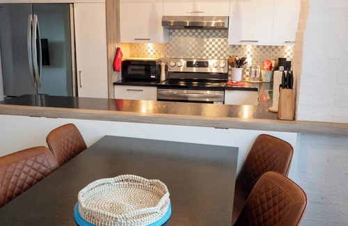 Desjardins Appartement | 3 min from Ferry to Old Quebec Central Cosy 3-bedroom Levis Centre