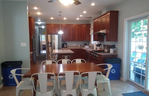 Fly Creek Maison | 3 min. to DreamsPark & 21 min. to CASV, 33 ft. Long Heated Pool, Fun, & Private