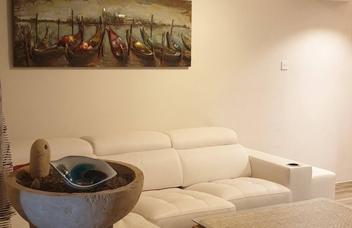 Luqa Appartement | 3 min to the beach, sunrise sunset,nice to walk on the cost , very good for swim