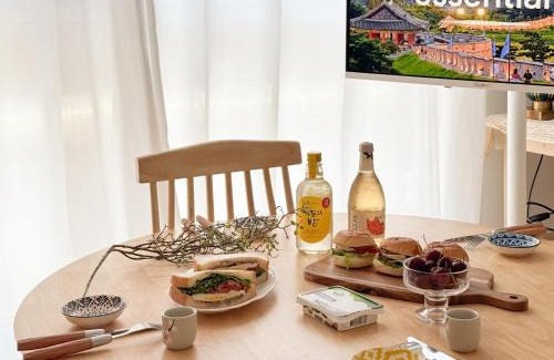 Gwangjin Villa | 3-Min Walk from Achasan Station, 2-Bedroom Bali Mood Stay with Hinoki Aroma