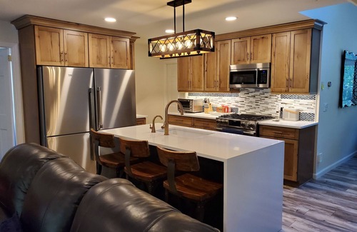 Southold Maison | 3 minute walk from a private beach!