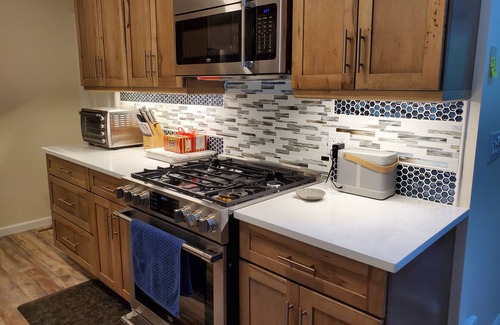 Southold Maison | 3 minute walk from a private beach!