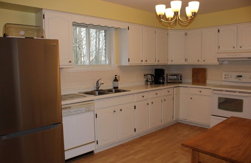 Sauble Beach Maison | 3 minute walk to 11 kms of Sauble Beach and World-Class sunsets!