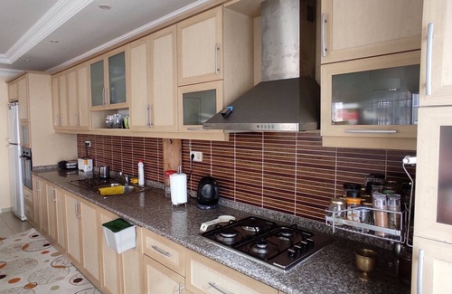 Tosmur Belediyesi Appartement | 3 minutes to the beach! Spacious and silent suite with pool.