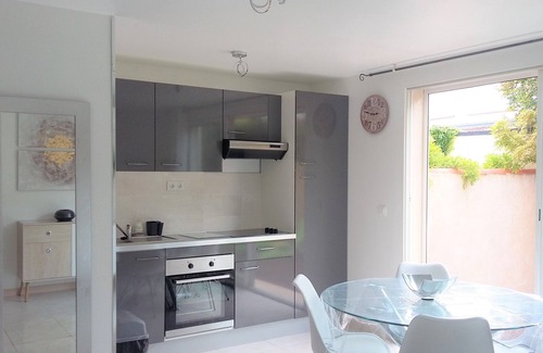 Saint-Cyr-sur-Mer Appartement | 3 minutes walk from the sandy beach ... Ideally located, Garden, quiet, Parking