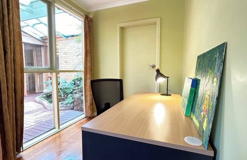 Mount Waverley Maison | 3 minutes walk to Train Station - Comfortable stay for 9