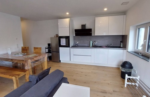 Kleinbreitenbach Appartement | 3! Neue Ferienwohnungen "zur Hofreite " mit Großer Spiel-und Liegewiese!