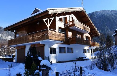 Morzine Appartement | 3 pièces à Morzine, centre, proche pistes, 3*, WiFi, balcon, parking, jacuzzi, animaux OK, 6 pers - FR-1-754-37