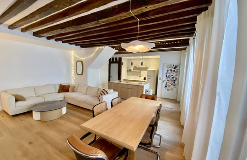 Quartier de la Porte-Saint-Denis Appartement | 3 pièces luxe duplex. Coeur de Paris, proche gares de l'est et nord.6 couchages